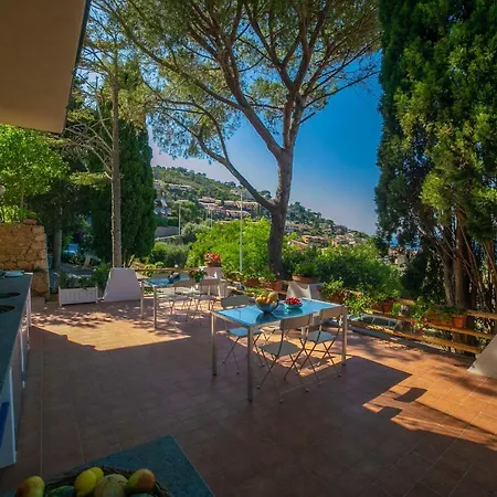 Apartment Pilarella With Terrace