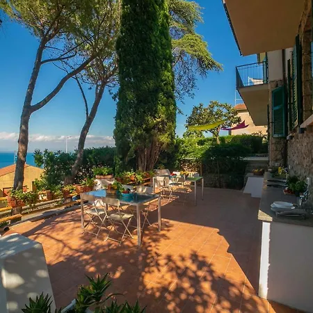 Pilarella With Terrace Apartment